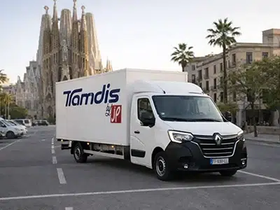 camion-jp-home-dans-la-ville-de-barcelone